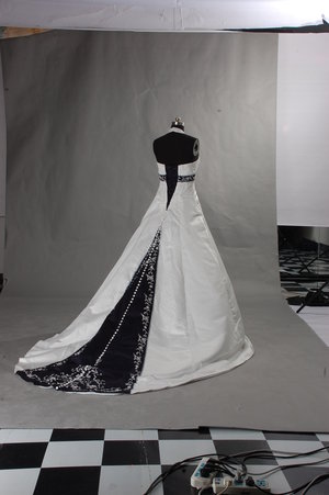 Brudklänning med färgdetaljer HS2013